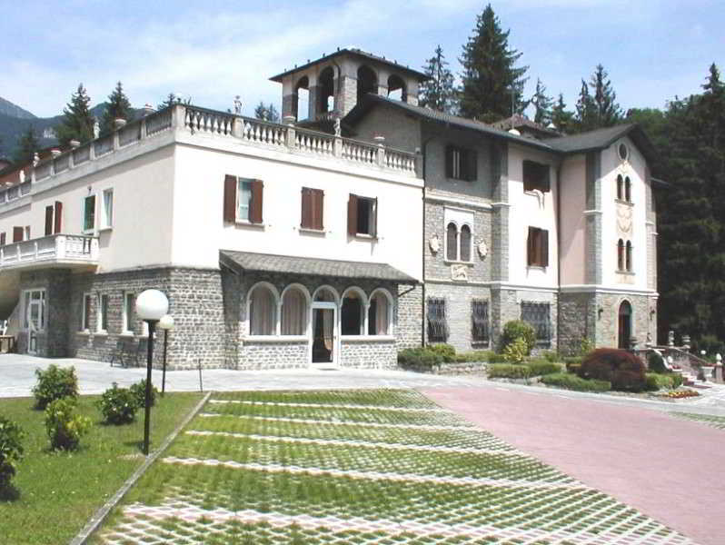 Hotel Villa Delle Ortensie Sant'Omobono Imagna Exterior photo
