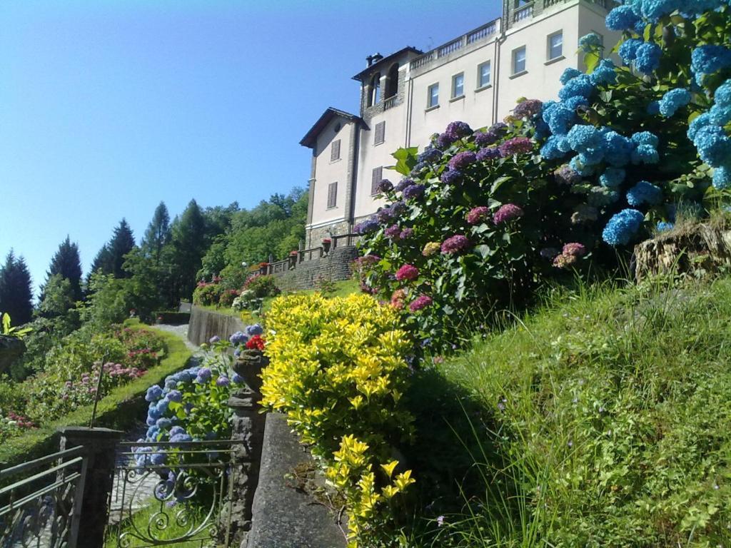Hotel Villa Delle Ortensie Sant'Omobono Imagna Exterior photo